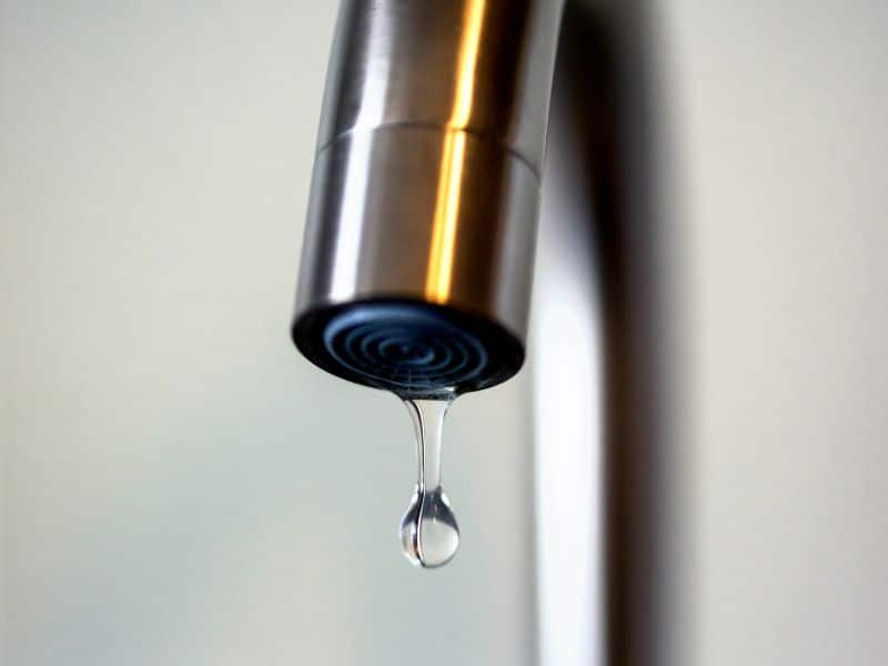 Leaky Faucet? Here’s When to Call in the Plumbing Experts